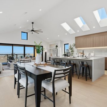 Open-Plan Kitchen and Living Room with Skylights & Bay Views | Brisbane