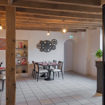 Salle de restaurant et petit salon du Manoir du Rodoir