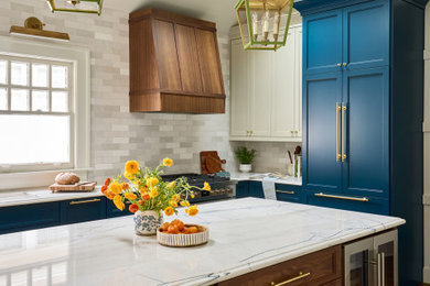 Kitchen - traditional kitchen idea in Atlanta