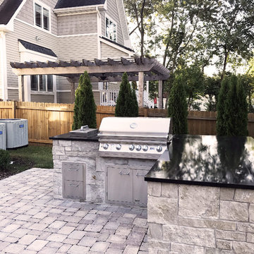 Elmhurst Patio & Built-In Grill