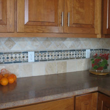 Backsplash w/ accent
