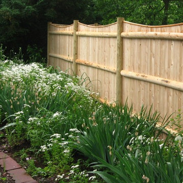 Cedar Solid Board Privacy Fence with Scalloped Top