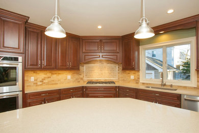 Example of a kitchen design in New York
