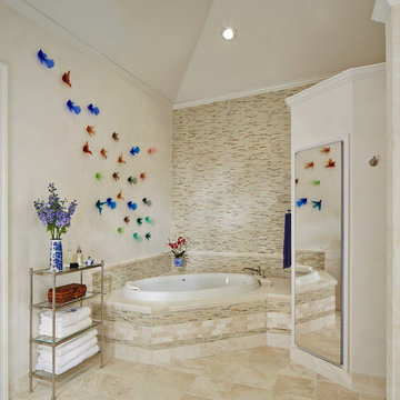 Contemporary Bath in Frisco Texas