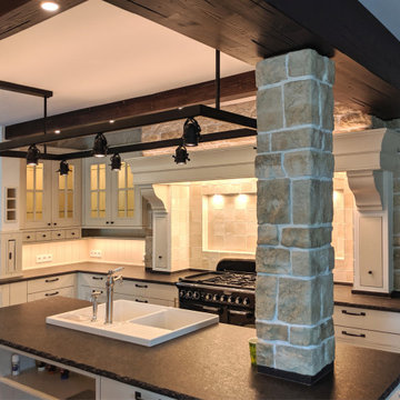 Exklusive Landhausküche im "englischen Stil" nach Maß