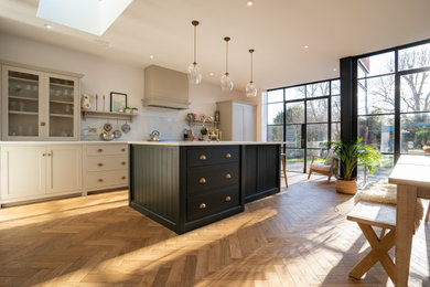 Design ideas for a modern kitchen in Essex.
