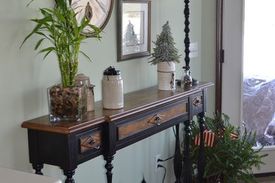 Kitchen - country kitchen idea in Cleveland