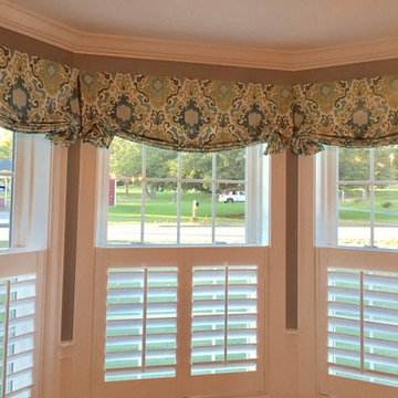 dining room bay window after