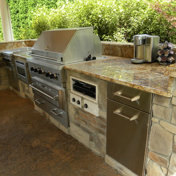 Outdoor Kitchen