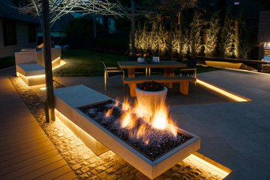Inspiration for a mid-sized contemporary backyard landscaping in Hawaii.
