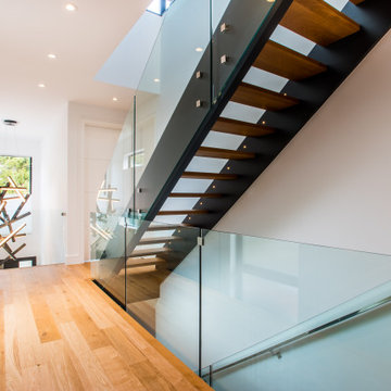 Modern Masterpiece on 33’ Lot