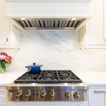 Contemporary White and Gold Wolf Kitchen