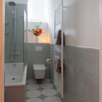 Berlin Altbau Bathroom in Sage Green