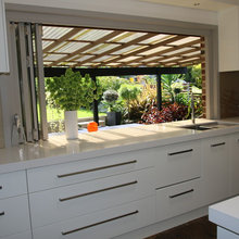 Kitchen servery