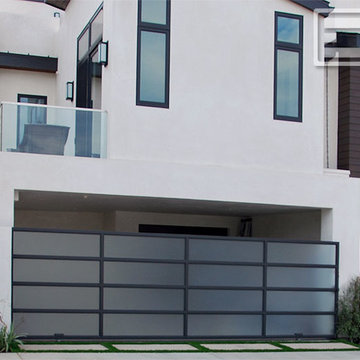 Modern Architectural Driveway Gates | Automatic, Remote-Controlled Rolling Gates