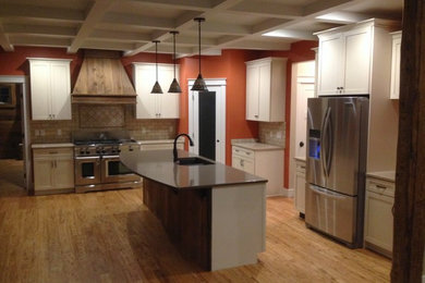Elegant kitchen photo in Grand Rapids