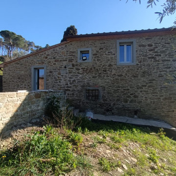 Restoration and Conservative Recovery - Tuscan Farmhouse