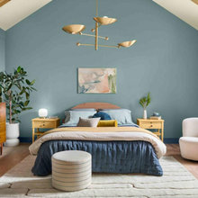 bed linens and comforters/blankets