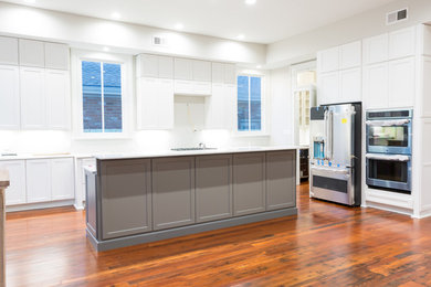 Elegant kitchen photo in New Orleans
