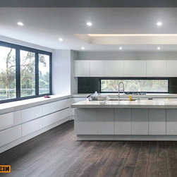 White Lacquer Cabinets for A Melbourne Villa - Kitchen Products