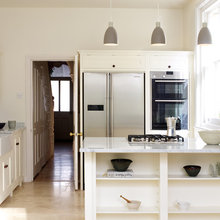 Kitchen: Fridge / Oven Side By Side