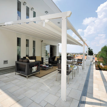 Outdoor Screen Shades: Manual & Motorized