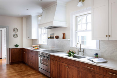 Kitchen - traditional kitchen idea in Boston