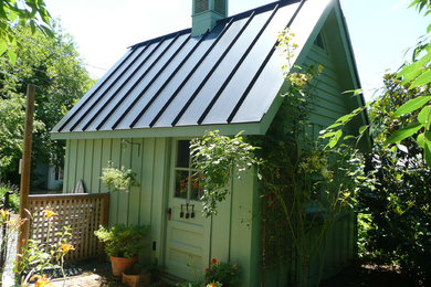 Elegant shed photo in Other