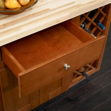 Findley & Myers Montauk Cherry Kitchen Cabinets