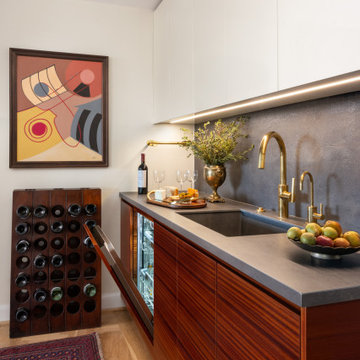 A Sculpted Kitchen in Warm Woods