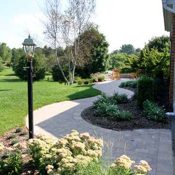 Curvilinear Walkway