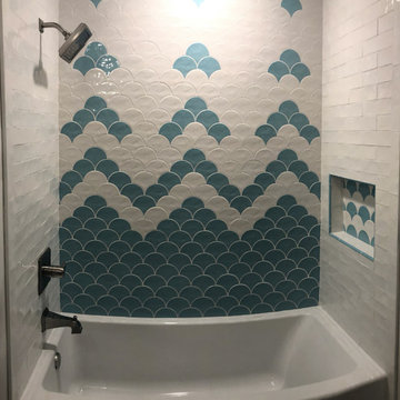Tub Shower featuring Sonoma Tilemakers Mirazur Prado