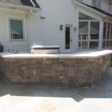 Built-IN Gril,l Sandstone Counter, Versa-Lok wall, Sandstone Patio