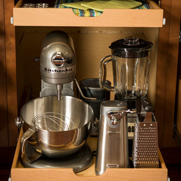 Pull Out Shelves for the Entire Kitchen