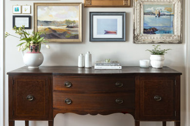 Example of a classic living room design in DC Metro
