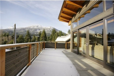 Deck - contemporary deck idea in Vancouver