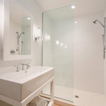 11 Th Ave Guest Baths