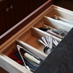 Cottage Kitchen - Kitchen Drawer Organizers