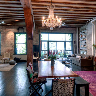 ニューヨークのインダストリアルスタイルのLDKの画像 (濃色無垢フローリング)