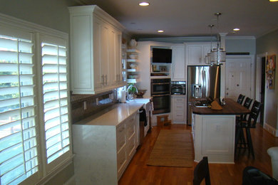 Example of a transitional kitchen design in Charlotte