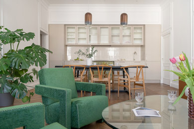 Exemple d'une salle à manger chic.