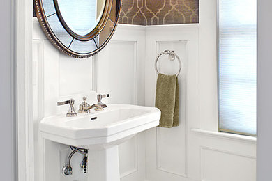 Example of a transitional bathroom design in New York