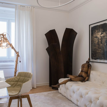 Casa da Moeda Home Office with Chaise Longue and Art