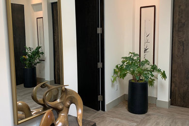 Minimalist entryway photo in Los Angeles