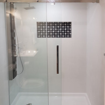 South Vancouver Strata Condo – Frameless Glass Shower Upgrade