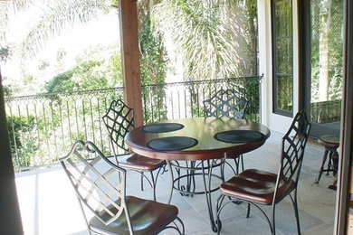 Eclectic patio photo in Los Angeles