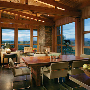 Стильный дизайн: гостиная-столовая в стиле рустика - последний тренд