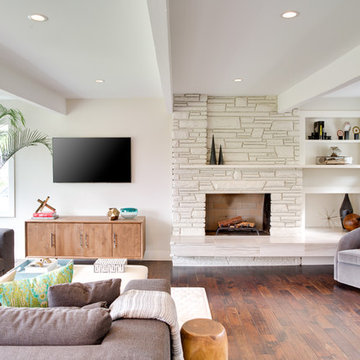 Yarrow Point: Modern Great Room