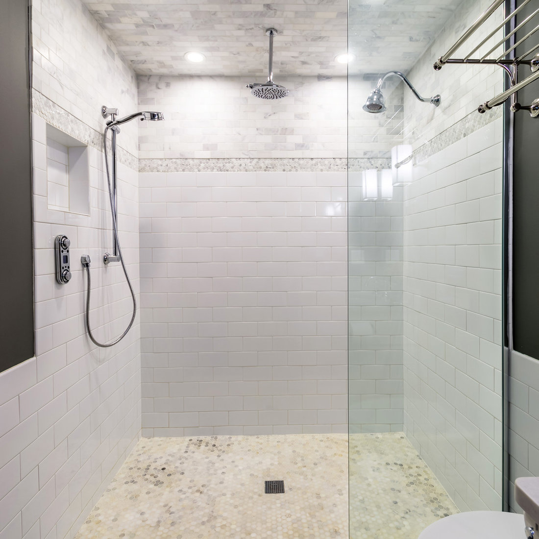 Sleek Accessible Bath