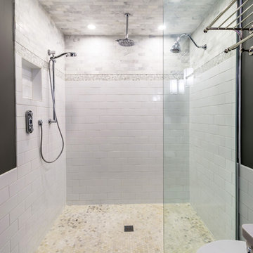 Sleek Accessible Bath
